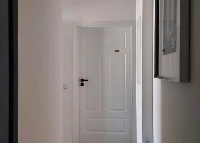 Gallery Room 02
