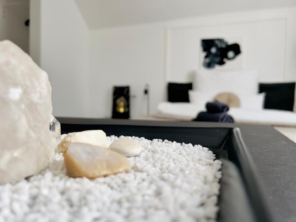 Gallery 02 Apartment *